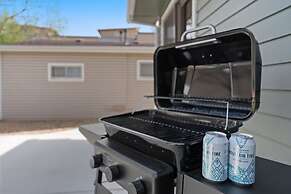 Spirit of the Rockies - Private Backyard & Hot Tub