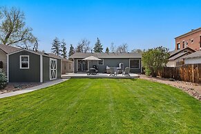 Spirit of the Rockies - Private Backyard & Hot Tub