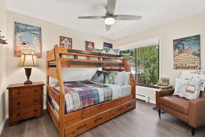 Spirit of the Rockies - Private Backyard & Hot Tub