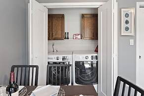 Spirit of the Rockies - Private Backyard & Hot Tub