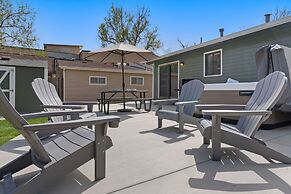 Spirit of the Rockies - Private Backyard & Hot Tub