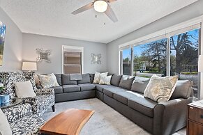 Spirit of the Rockies - Private Backyard & Hot Tub