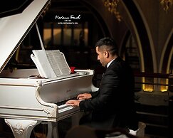 Mariana Trench Hotel & SPA