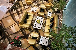 Mariana Trench Hotel & SPA