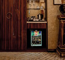 Mariana Trench Hotel & SPA