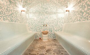 Mariana Trench Hotel & SPA