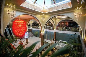 Mariana Trench Hotel & SPA