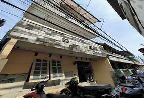 OYO 93887 John Residence