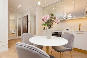 Mennica Residence by Renters Prestige