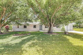 Valrico Vacation Rental ~ 10 Mi to Dinosaur World!