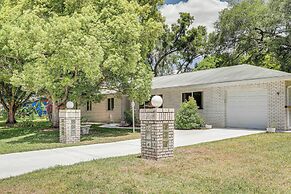 Valrico Vacation Rental ~ 10 Mi to Dinosaur World!