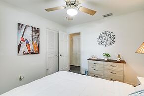 Valrico Vacation Rental ~ 10 Mi to Dinosaur World!