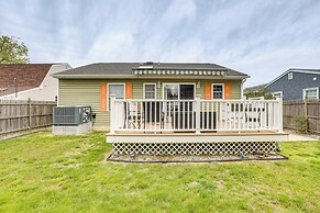 Villas Hideaway w/ Deck, Walk to Bay Beach!