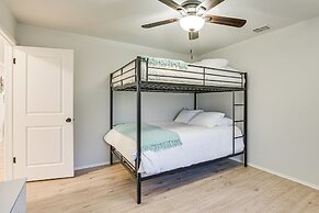 Spring Hill Home w/ Pool, BBQ Grill & Outdoor TV!