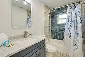 Spring Hill Home w/ Pool, BBQ Grill & Outdoor TV!