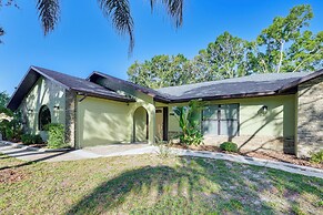 Spring Hill Home w/ Pool, BBQ Grill & Outdoor TV!