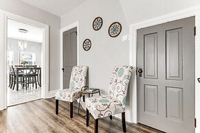 New York Vacation Rental ~ 1 Mi to Niagara Falls!