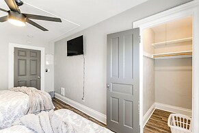 New York Vacation Rental ~ 1 Mi to Niagara Falls!