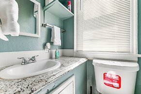 New York Vacation Rental ~ 1 Mi to Niagara Falls!