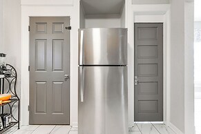 New York Vacation Rental ~ 1 Mi to Niagara Falls!