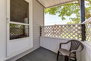 New York Vacation Rental ~ 1 Mi to Niagara Falls!
