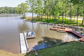 Milledgeville Home w/ Game Room & Private Dock!