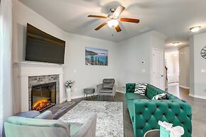 Chic Doraville Townhome: Central Location!