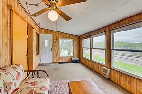 Cozy Wisconsin Cabin: Walk to Beach & Boat Ramp!