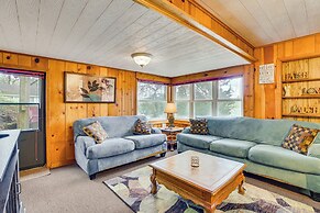 Cozy Wisconsin Cabin: Walk to Beach & Boat Ramp!