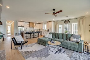 'paradise Found' Lake House on Waterfront!