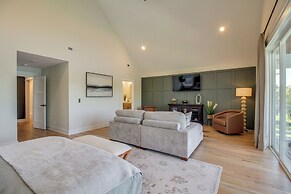 'paradise Found' Lake House on Waterfront!