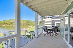 'paradise Found' Lake House on Waterfront!