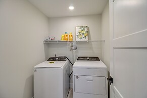 'paradise Found' Lake House on Waterfront!