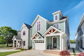 'paradise Found' Lake House on Waterfront!