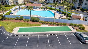 Beachside Retreat-courtyard Villa~beachside 2 Bedroom Condo by RedAwni