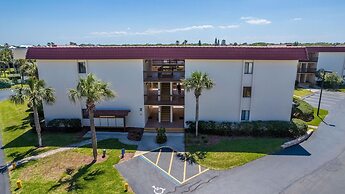 Beachside Retreat-courtyard Villa~beachside 2 Bedroom Condo by RedAwni
