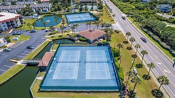 Beachside Retreat-courtyard Villa~beachside 2 Bedroom Condo by RedAwni