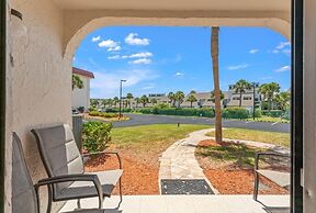 Beachside Retreat-courtyard Villa~beachside 2 Bedroom Condo by RedAwni