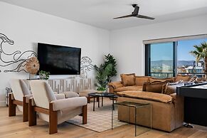 Modern Lagoon 7 Bedroom Home