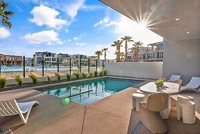 Modern Lagoon 7 Bedroom Home