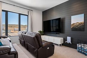 Modern Lagoon 7 Bedroom Home