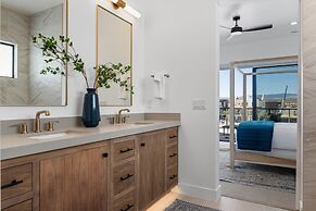 Modern Lagoon 7 Bedroom Home