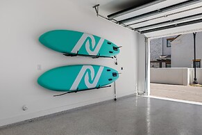 Modern Lagoon 7 Bedroom Home