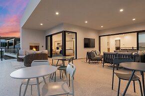 Modern Lagoon 7 Bedroom Home