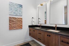 Modern Lagoon 7 Bedroom Home