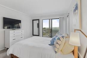 Tilghman Beach & Racquet #229 3 Bedroom Condo by RedAwning