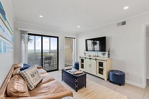 Tilghman Beach & Racquet #229 3 Bedroom Condo by RedAwning