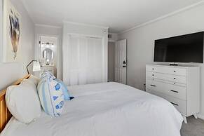Tilghman Beach & Racquet #229 3 Bedroom Condo by RedAwning