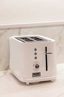 Mennica Morganit by Renters Prestige