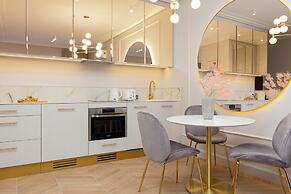 Mennica Amazonit by Renters Prestige